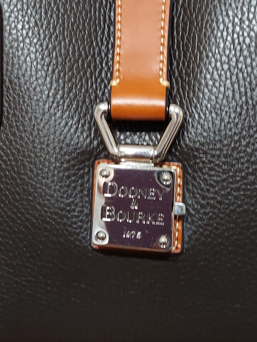 Dooney & Bourke Shannon Plum Leather Shoulder Bag Very Gently Loved - Picture 3 of 13
